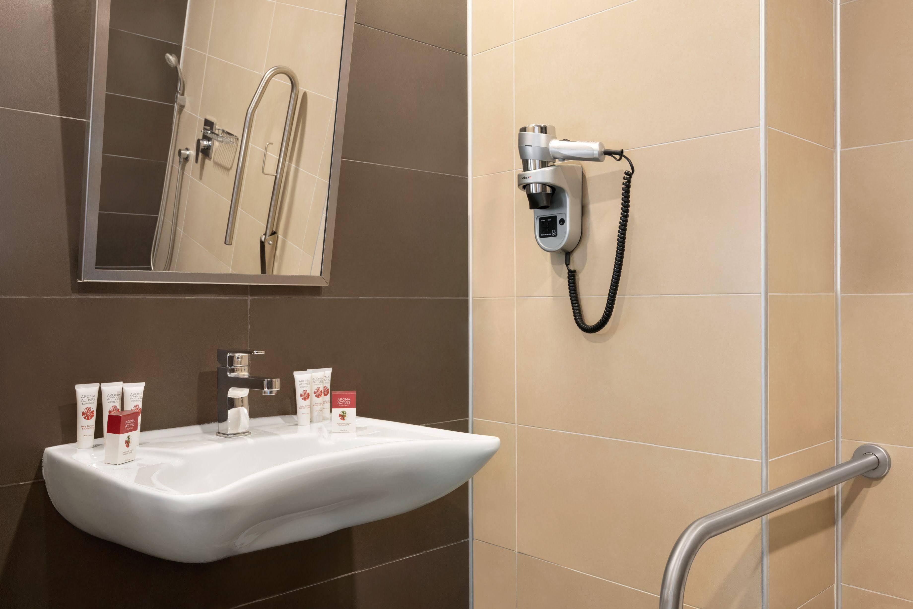 Ramada Resort by Wyndham Unye Bagian luar foto