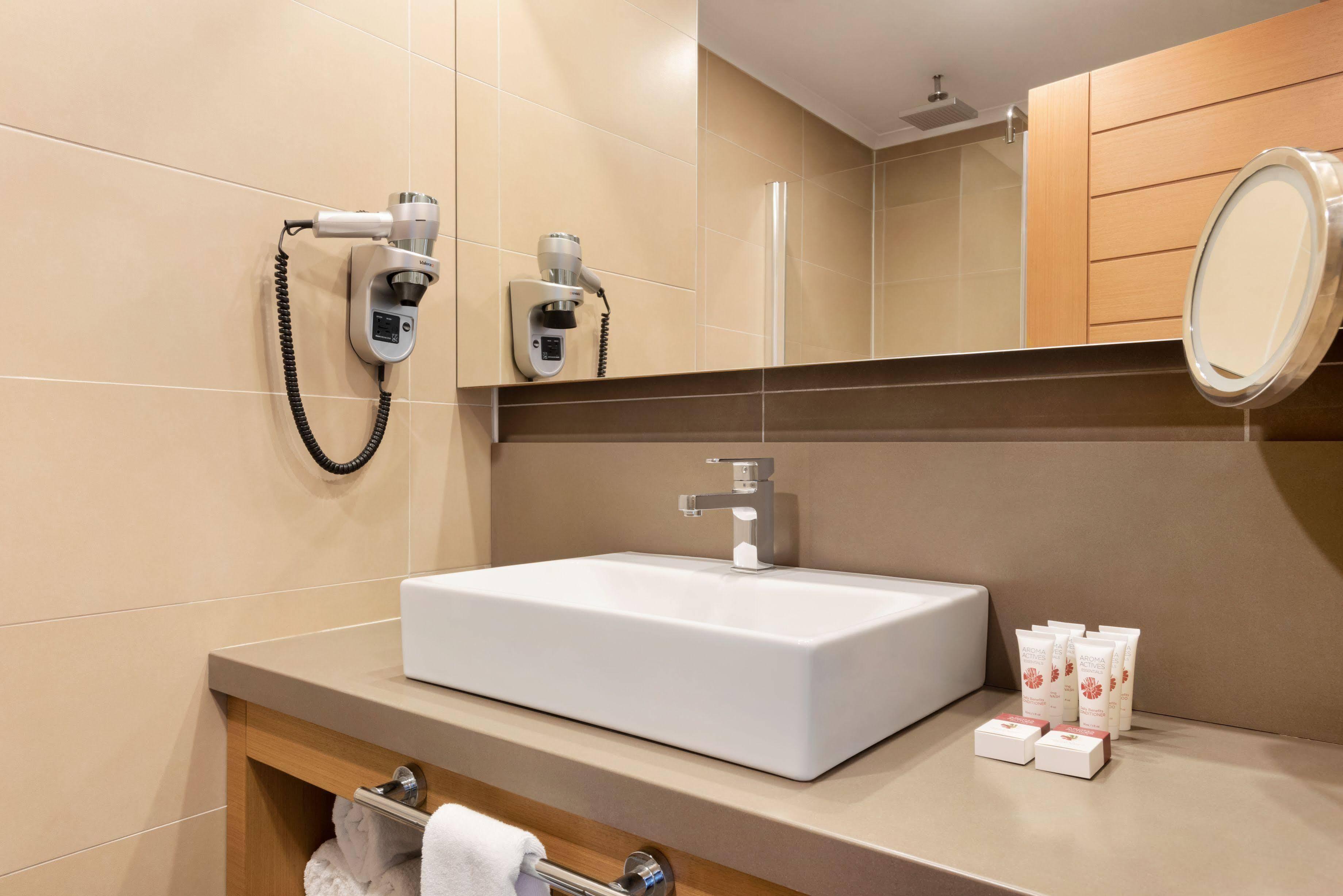 Ramada Resort by Wyndham Unye Bagian luar foto