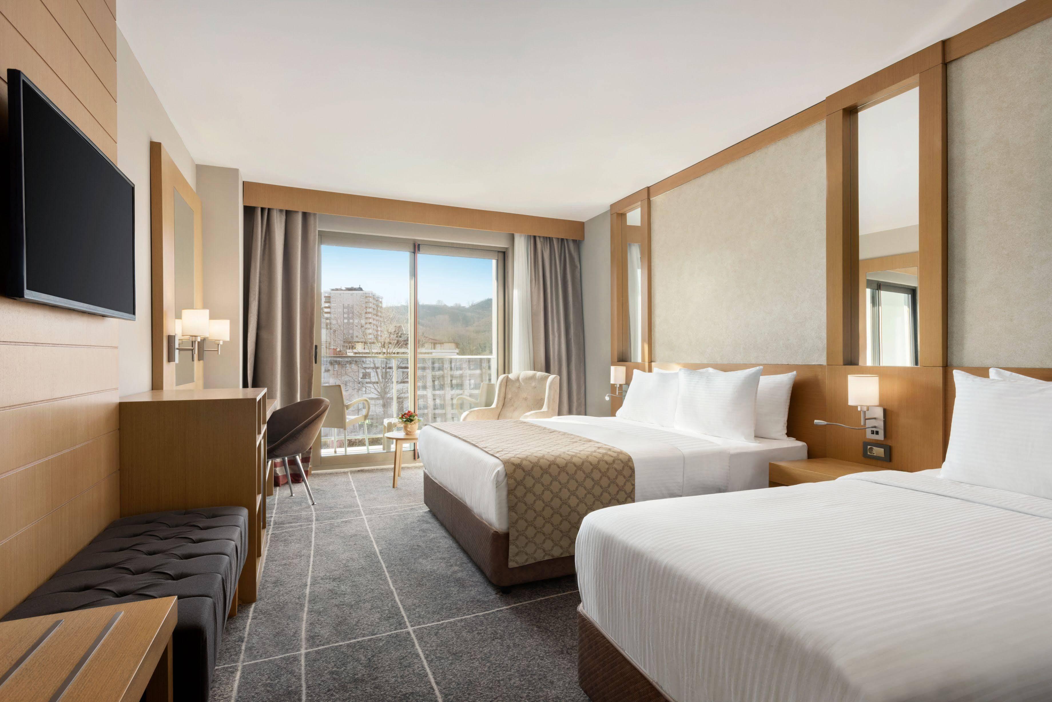 Ramada Resort by Wyndham Unye Bagian luar foto