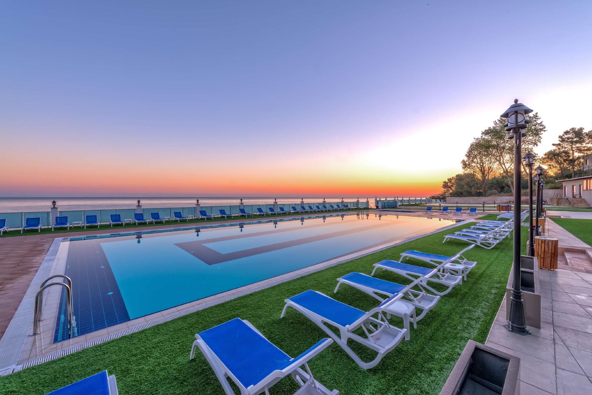 Ramada Resort by Wyndham Unye Bagian luar foto