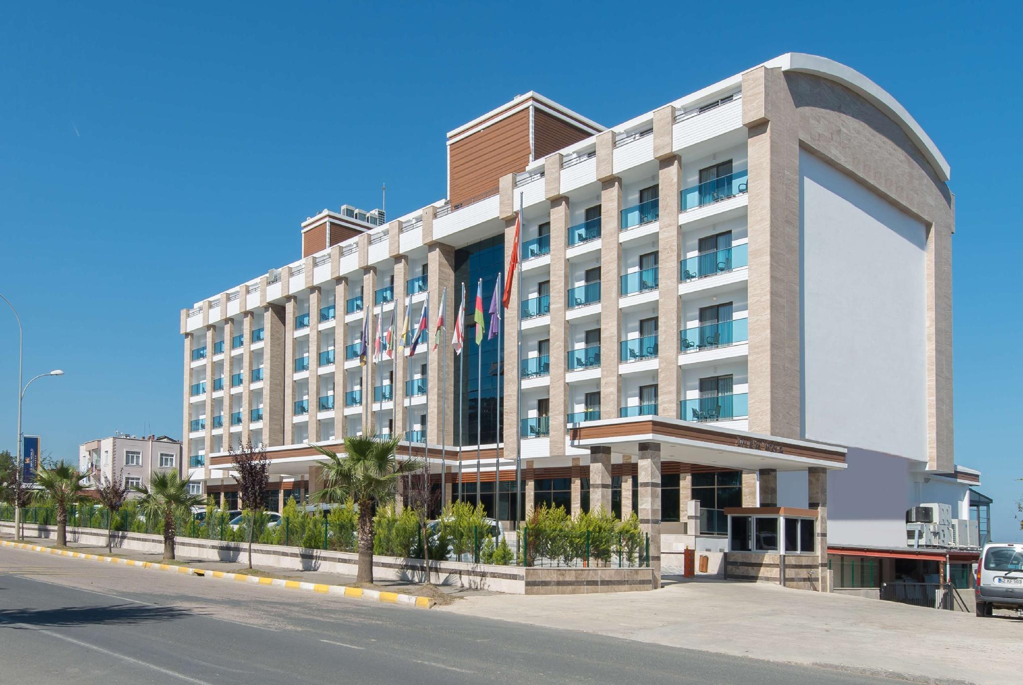 Ramada Resort by Wyndham Unye Bagian luar foto