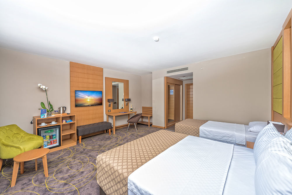 Ramada Resort by Wyndham Unye Bagian luar foto