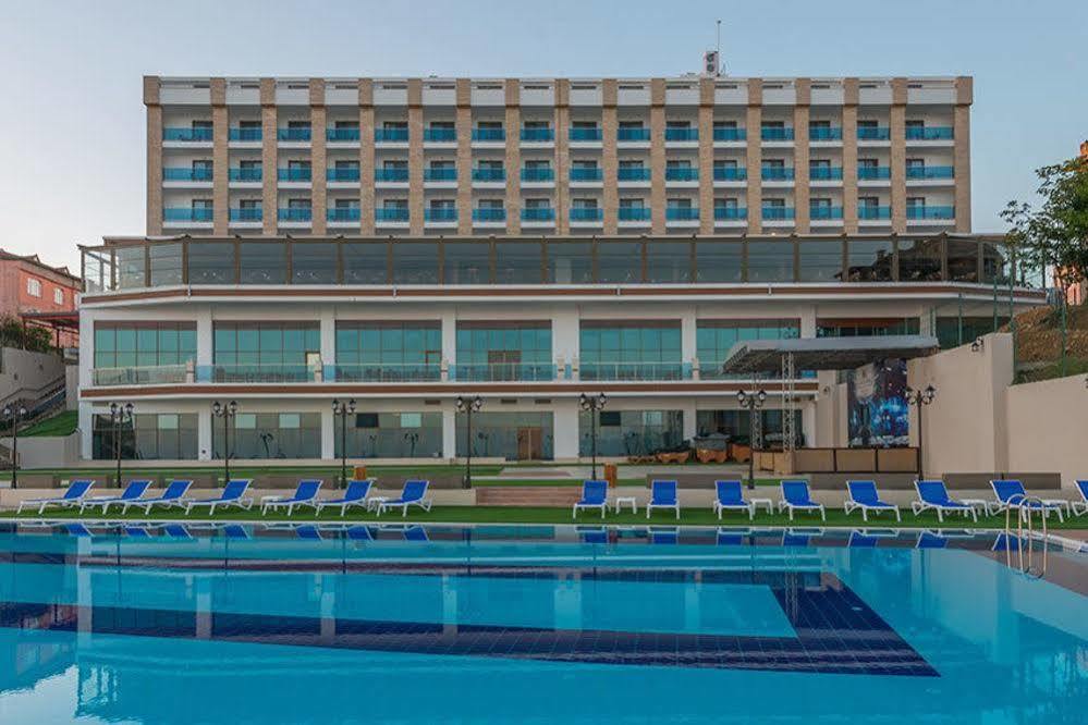 Ramada Resort by Wyndham Unye Bagian luar foto