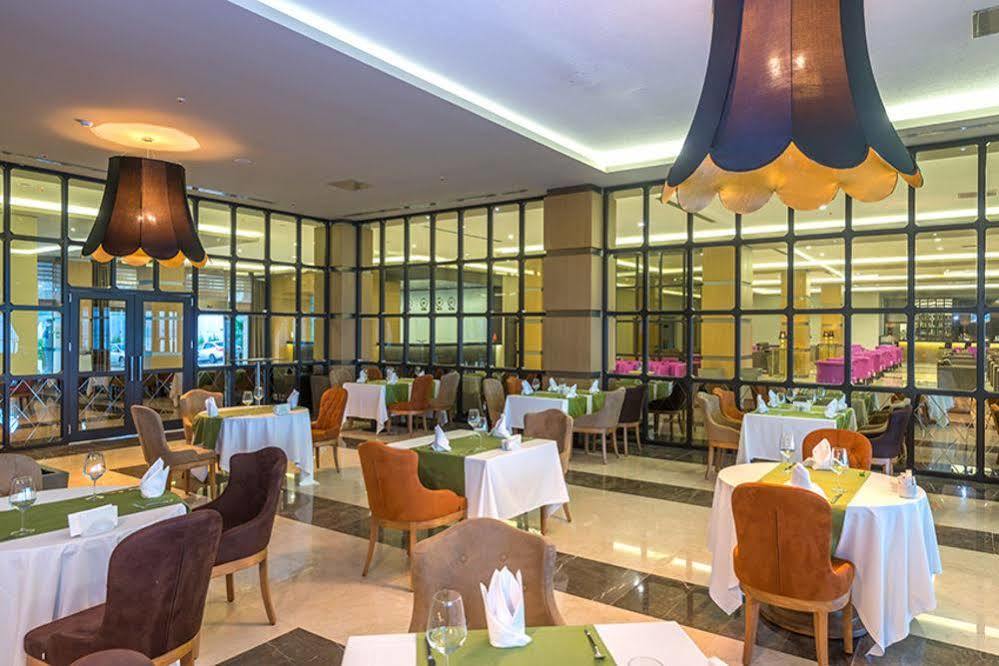 Ramada Resort by Wyndham Unye Bagian luar foto