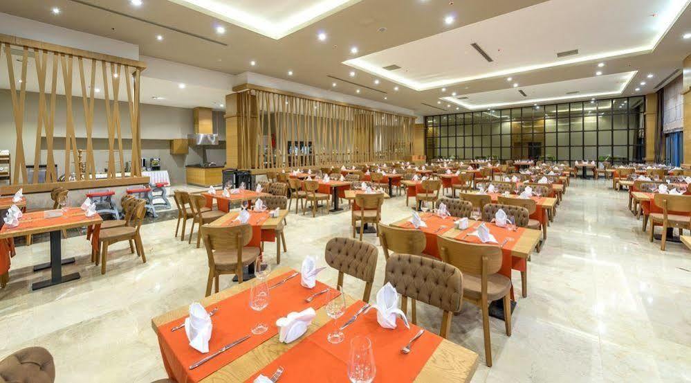 Ramada Resort by Wyndham Unye Bagian luar foto