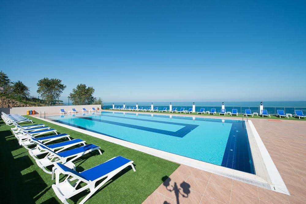 Ramada Resort by Wyndham Unye Bagian luar foto